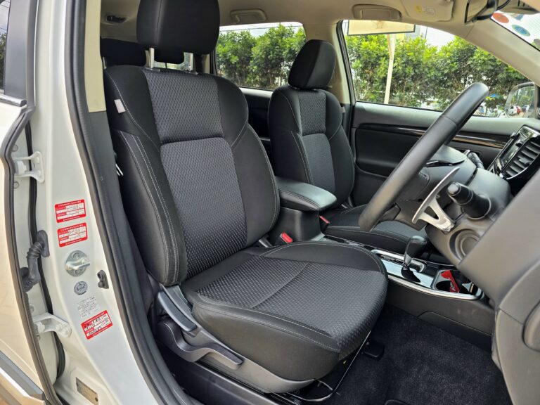 2018 Mitsubishi Outlander — photo 8