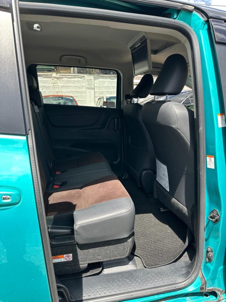 Toyota Sienta hybrid 2019 — photo 8
