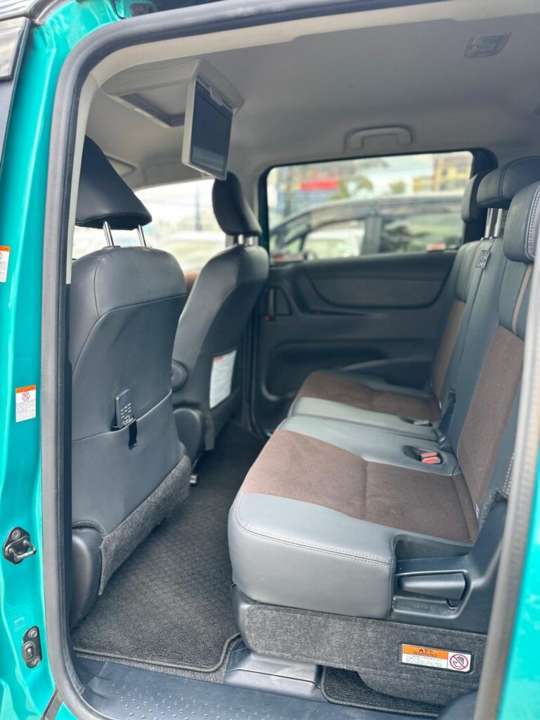 Toyota Sienta hybrid 2019 — photo 7