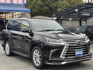 2021 Lexus LX570 — photo 1