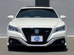 2020 Toyota Crown RS — photo 2