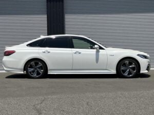 2020 Toyota Crown RS — photo 3