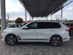 2021 BMW X7 xDrive40d — photo 2