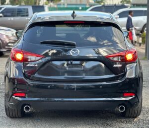2018 Mazda Axela Hatchback — photo 2