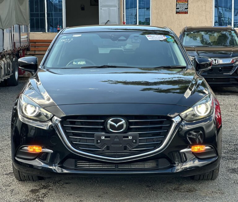 2018 Mazda Axela Hatchback — photo 5