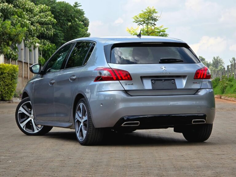 2018 Peugeot 308 GT Line — photo 2