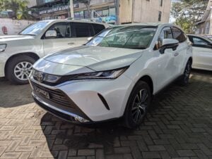 2022 Toyota Harrier — photo 4
