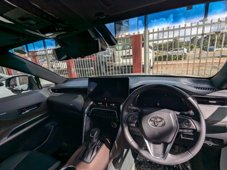 2022 Toyota Harrier — photo 3
