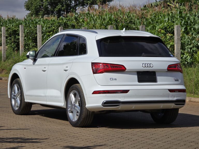 2018 Audi Q5 S-Line — photo 4