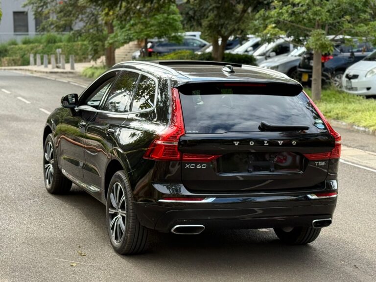 2019 Volvo XC60 T5 Inscription — photo 7