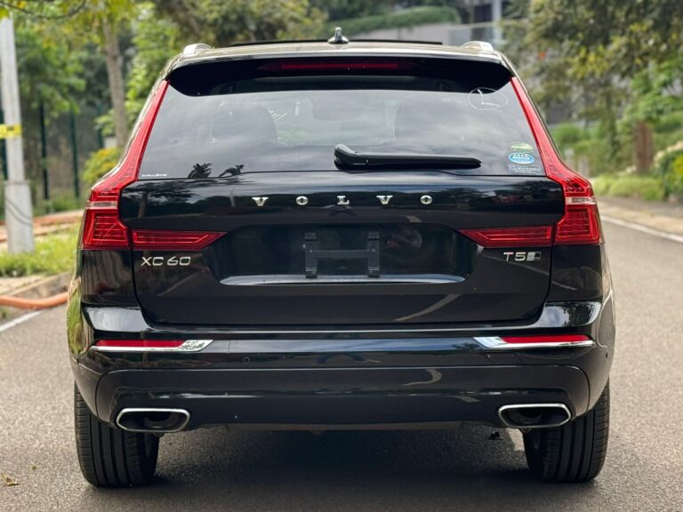 2019 Volvo XC60 T5 Inscription — photo 8