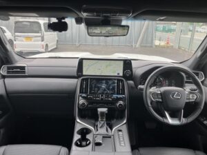 2024 Lexus LX600 — photo 2