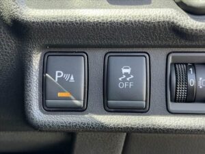 2020 Nissan Note X — photo 2