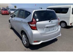 2020 Nissan Note X — photo 3