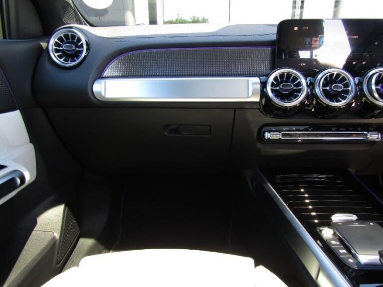 2023 Mercedes-Benz EQB 350 4Matic — photo 7