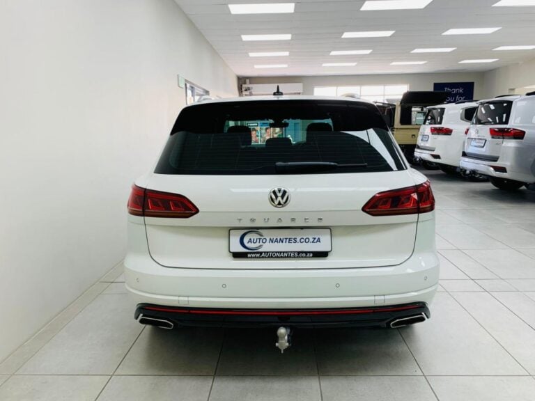 2019 Volkswagen Touareg R-Line V6 TDI — photo 5