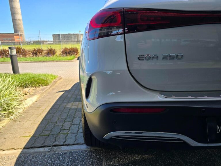 2022 Mercedes-Benz EQA 250 AMG Line — photo 6