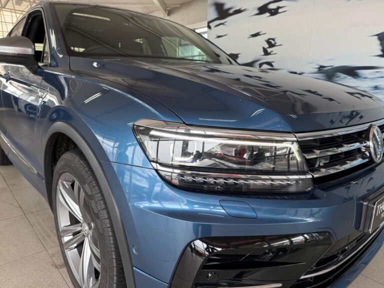 2021 Volkswagen Tiguan Allspace — photo 2
