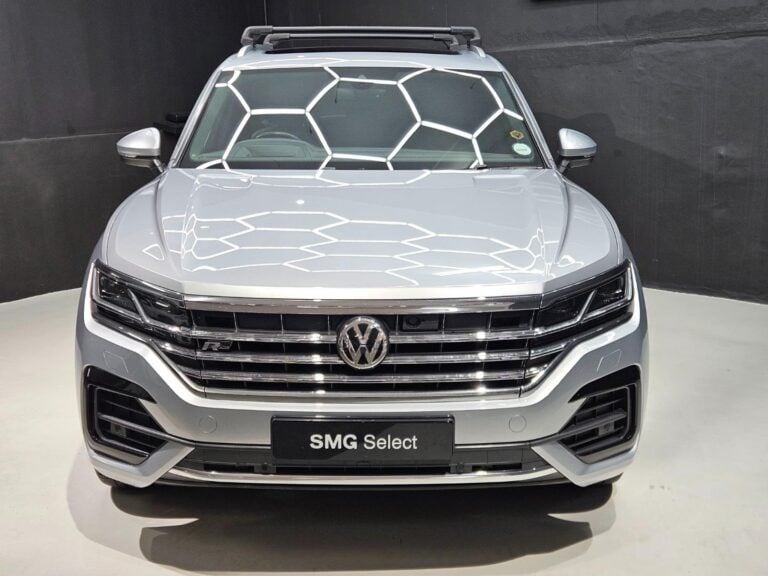 2020 Volkswagen Touareg R-Line — photo 4