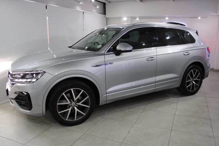 2019 Volkswagen Touareg V6 TDI Luxury — photo 2