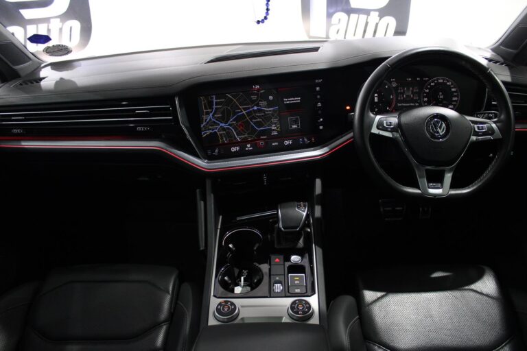 2019 Volkswagen Touareg V6 TDI Luxury — photo 9