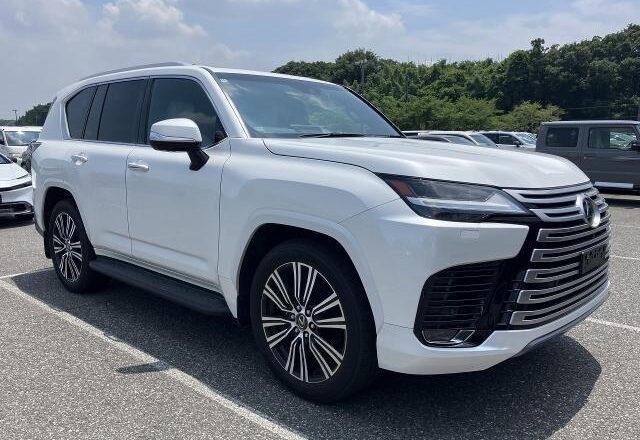 Lexus LX600