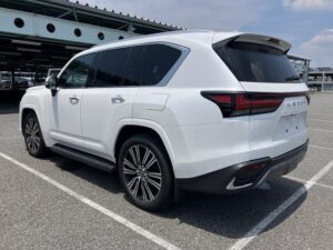 2024 Lexus LX600 — photo 3