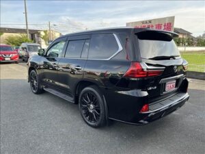 2019 Lexus LX570 — photo 3