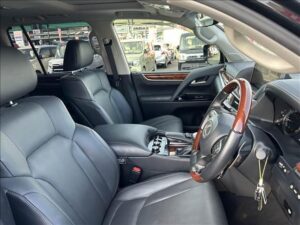 2019 Lexus LX570 — photo 4