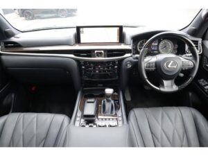2021 Lexus LX570 — photo 2