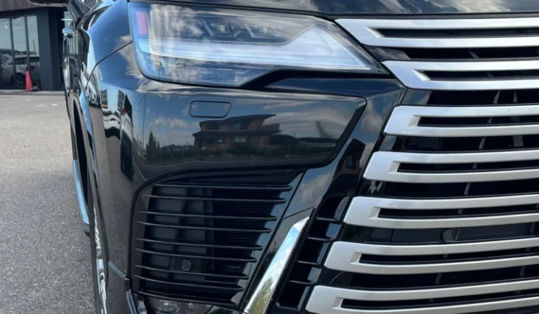 2025 Lexus LX600 Executive — photo 8