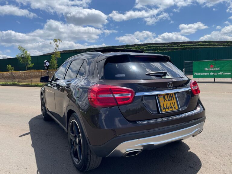 2015 Mercedes-Benz GLA250 4MATIC — photo 3
