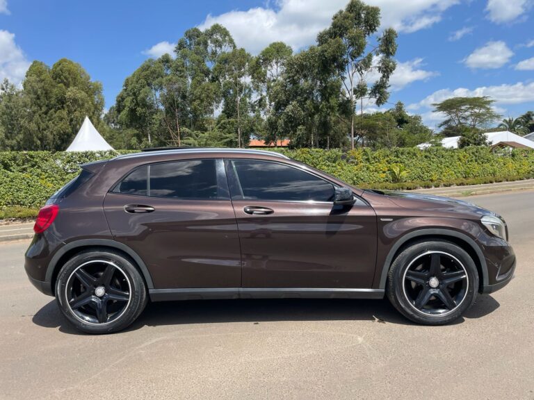 2015 Mercedes-Benz GLA250 4MATIC — photo 6