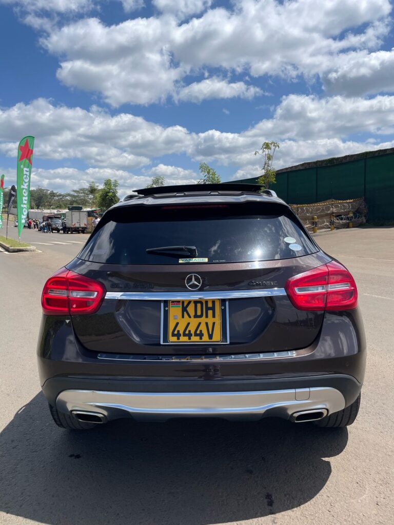 2015 Mercedes-Benz GLA250 4MATIC — photo 8