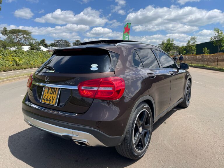 2015 Mercedes-Benz GLA250 4MATIC — photo 9