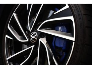 2022 Volkswagen Golf R Base Grade — photo 3
