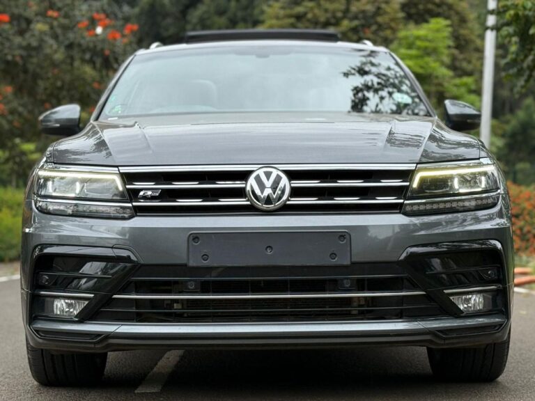 2017 Volkswagen Tiguan R-Line — photo 7