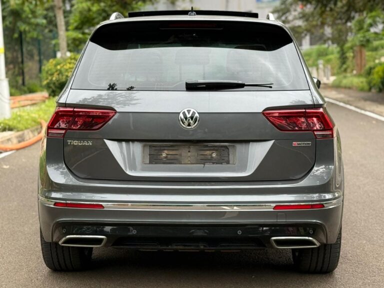 2017 Volkswagen Tiguan R-Line — photo 9