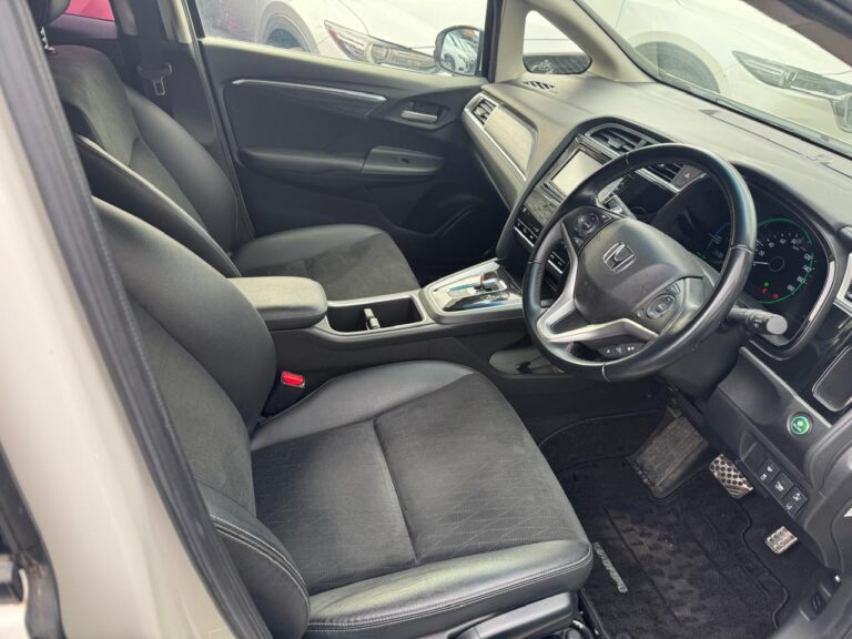 2020 Honda Fit Shuttle Hybrid 1.5 — photo 5