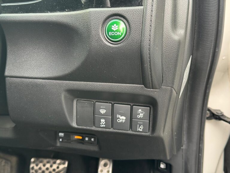 2020 Honda Fit Shuttle Hybrid 1.5 — photo 8