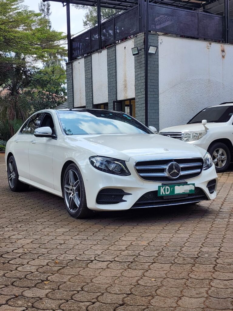 Mercedes-Benz E200