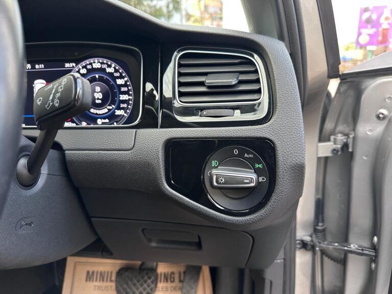 2019 Volkswagen Golf Variant — photo 9