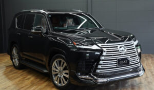 2025 Lexus LX600 Executive — photo 1