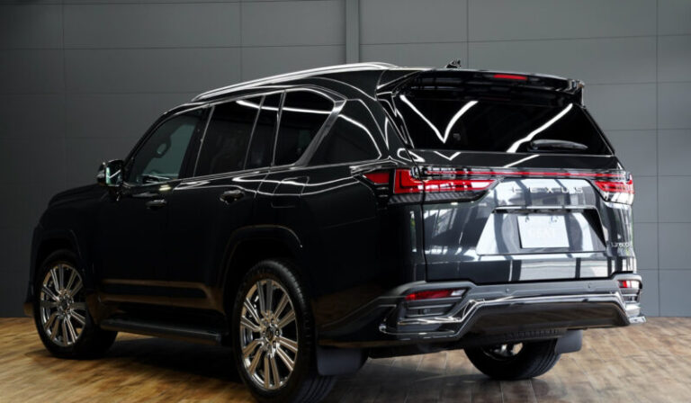 2025 Lexus LX600 Executive — photo 5