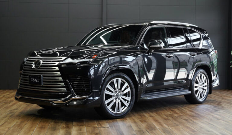2025 Lexus LX600 Executive — photo 2