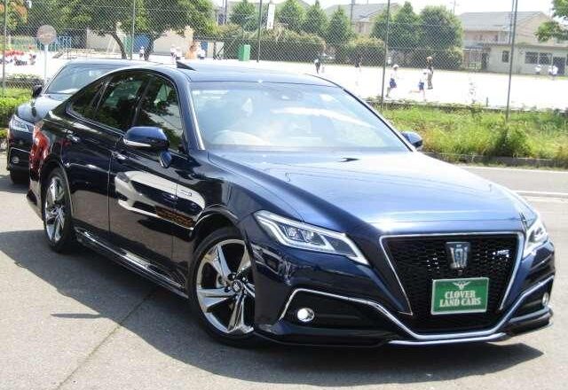 Toyota Crown Hybrid RS