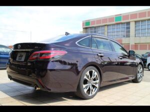 2020 Toyota Crown Hybrid G Executive — photo 4