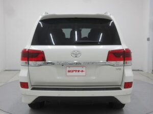 2020 Toyota Landcruiser V8 AX G — photo 2