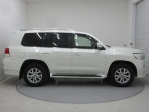 2020 Toyota Landcruiser V8 AX G — photo 4