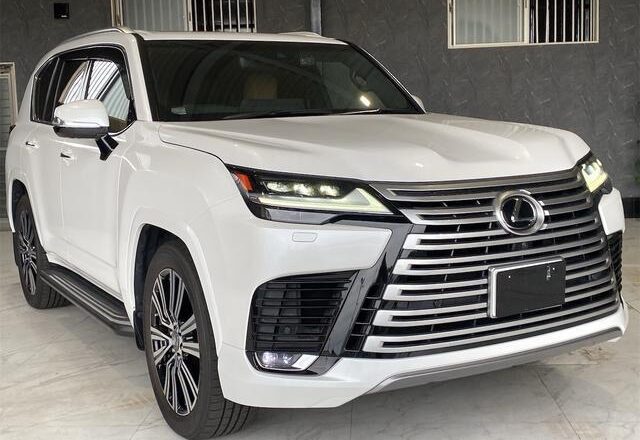 Lexus LX600
